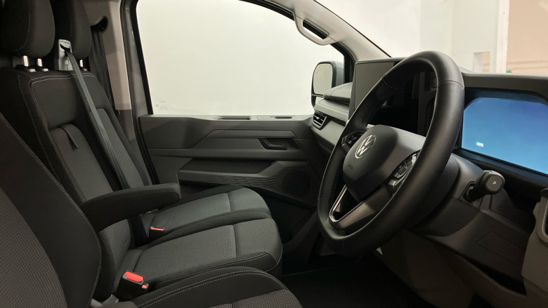 Volkswagen Transporter T32 Swb Electric 160kW 65kWh Commerce Pro Van Auto